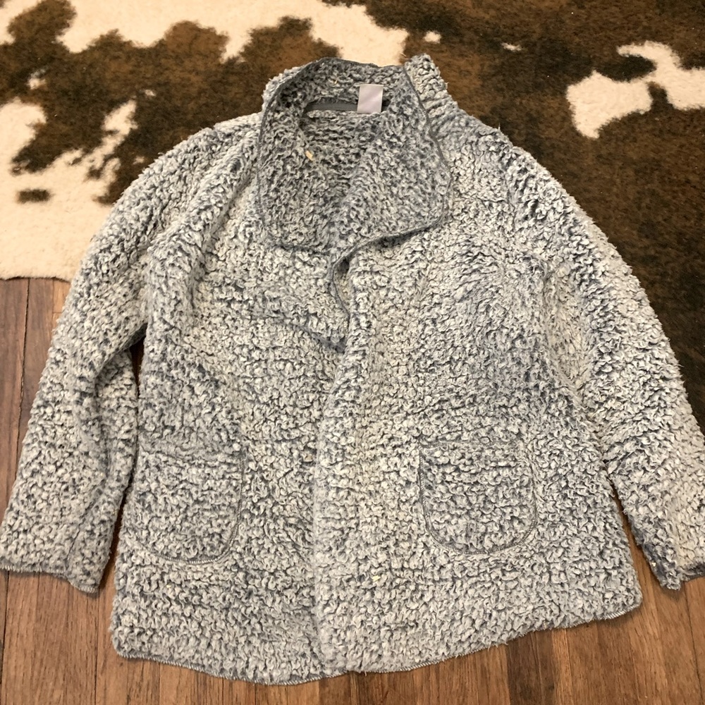 Cute, fuzzy jacket (no zipper) with pockets